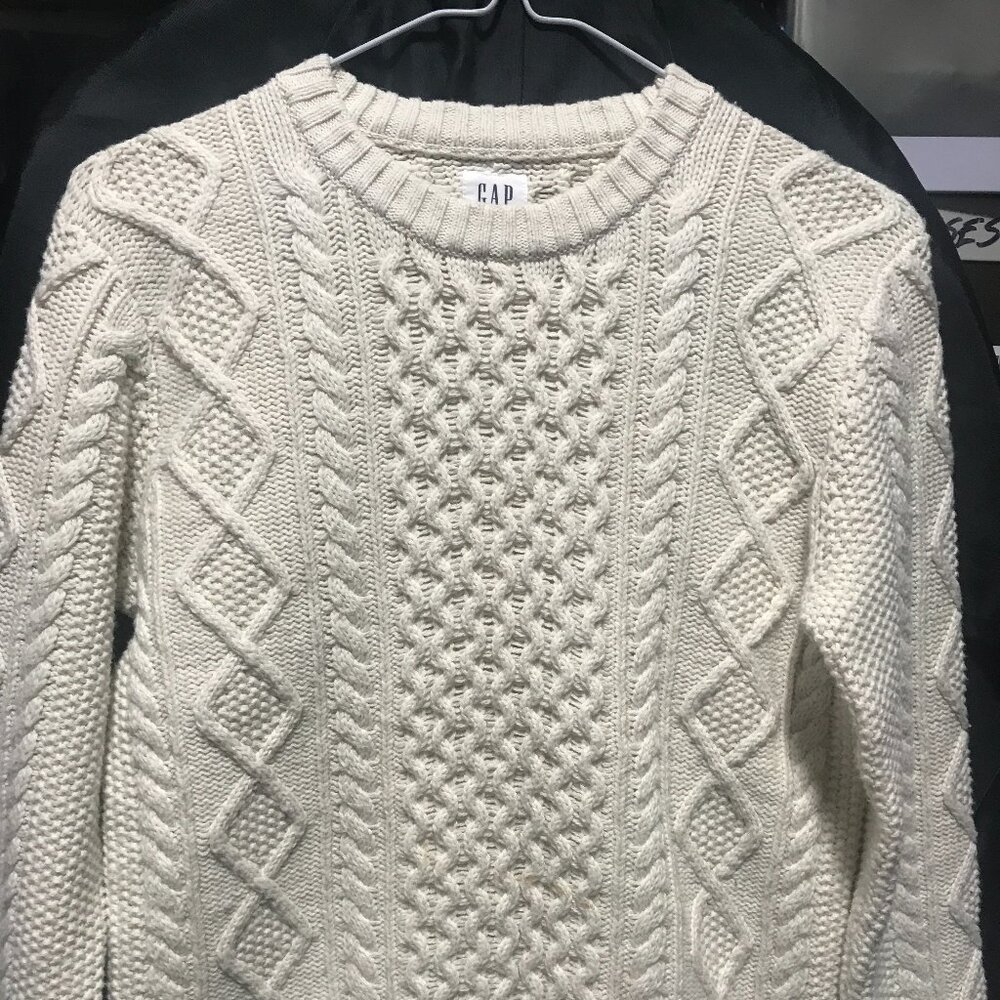 Gap kids sweater. Size 10 - Large.